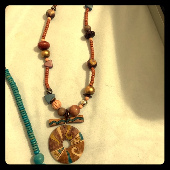 Cute beaded necklace - Picture 1 of 1